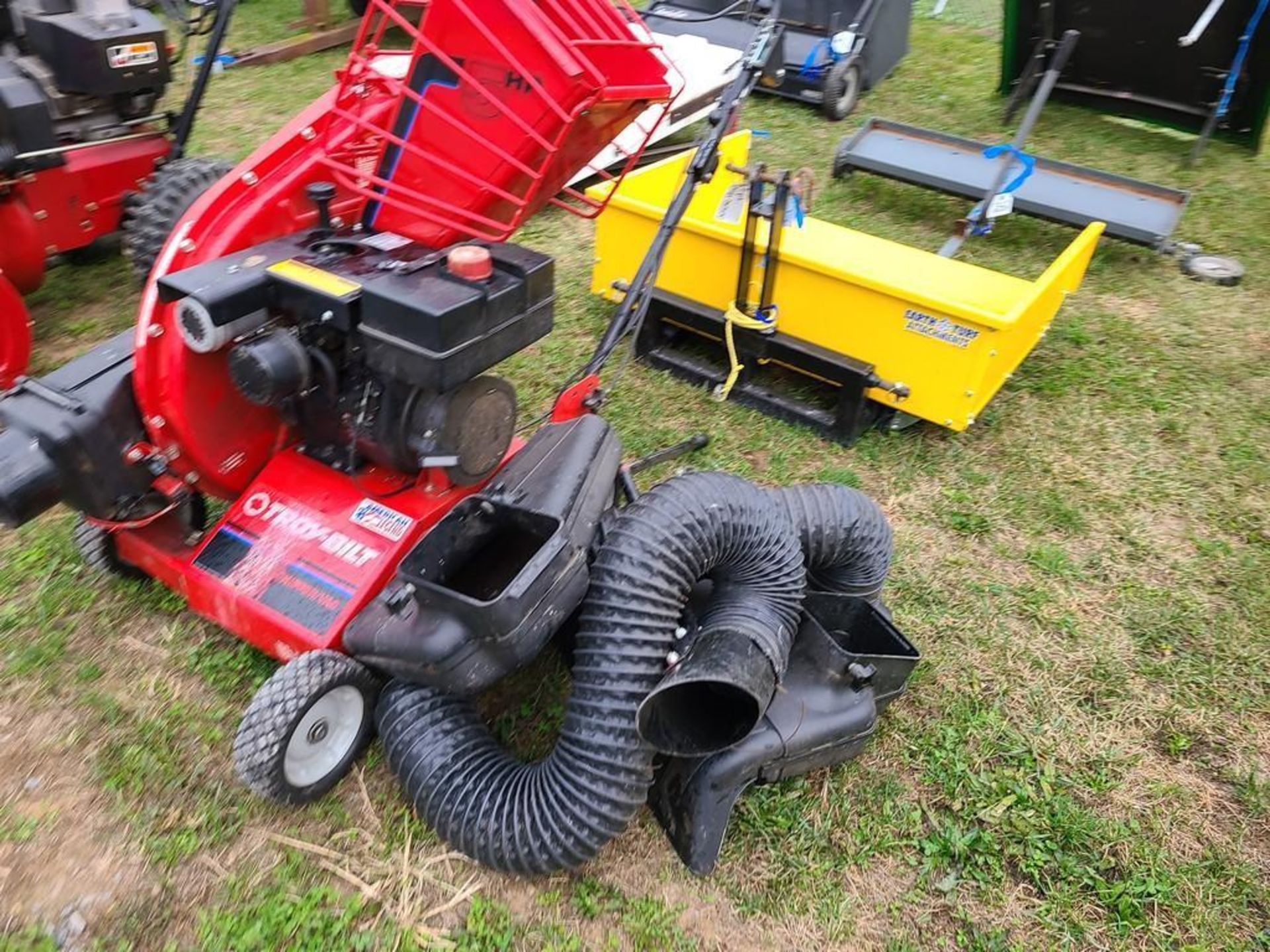 Troybilt Chipper Shredder Vac - Image 3 of 20