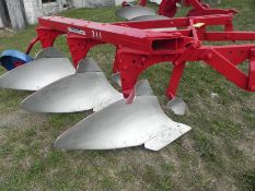 International 311 Fast Hitch Plow