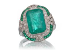 EMERALD AND DIAMOND RING,