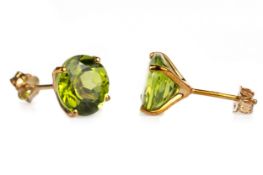 PAIR OF PERIDOT STUD EARRINGS,