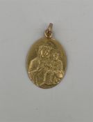 Charm/pendant of Mary with Jesus 18kt.
Nice charm for a necklace or bracelet. The front of the penda