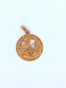 14kt yellow gold bowchutter pendant.
The Sagittarius horoscope is depicted on this pendant. The pend