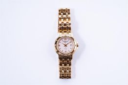 Raymond Weil ladies watch with soft pink dial. 
Numeral indication: Dashes and Roman numerals with d