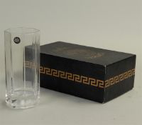A Versace long drink glass with Medusa head in the bottom. In original box.
H.: 15,2 cm.