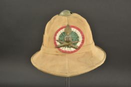 Casque tropical italien. Italien tropical helmet.