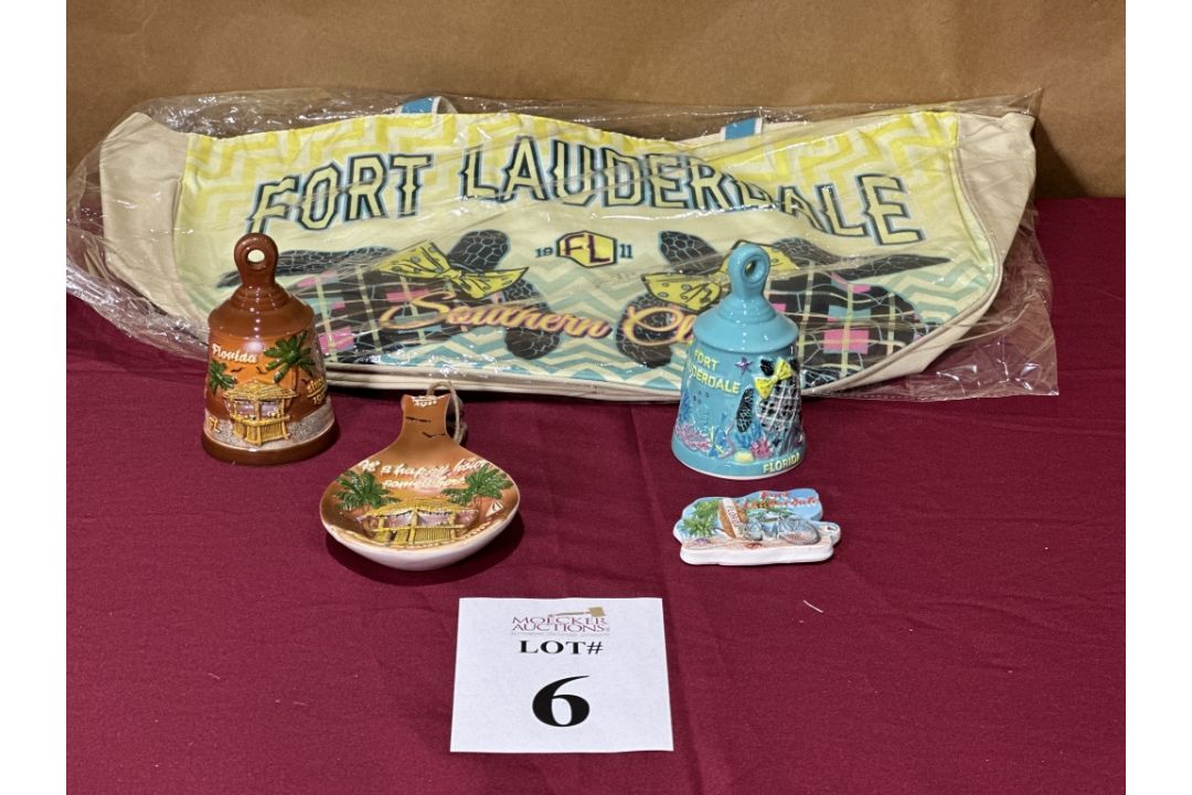 LOT CONSISTING OF ASSORTED BEACH-THEMED SOUVENIRS - Image 1 of 10