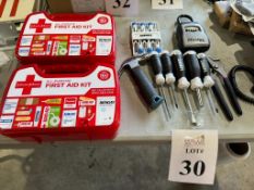 LOT CONSISTING OF HAND TOOLS