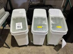BAKER'S MARK 21 GALLON MOBILE INGREDIENT STORAGE