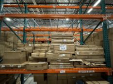 LOT CONSISTING OF NEW ASSORTED HOME DÉCOR