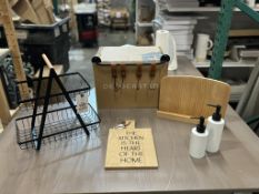 NEW DECOCRATED SEASONAL ASSORTED HOME DÉCOR BOX