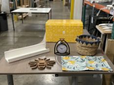 NEW DECOCRATED SEASONAL ASSORTED HOME DÉCOR BOX (BOX SIZE: 17