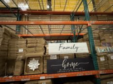 LOT CONSISTING OF NEW ASSORTED HOME DÉCOR