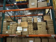 LOT CONSISTING OF NEW ASSORTED HOME DÉCOR