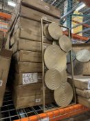 LOT CONSISTING OF NEW ASSORTED HOME DÉCOR