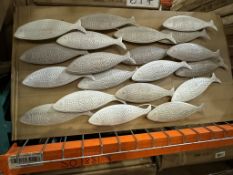 LOT CONSISTING OF NEW ASSORTED HOME DÉCOR