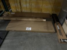 NEW LOT CONSISTING OF ASSORTED HOME DÉCOR