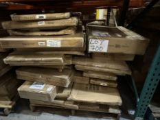 LOT CONSISTING OF NEW ASSORTED HOME DÉCOR