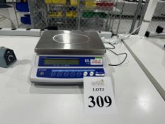 ULINE H-1649 DIGITAL SCALE 12LBS. CAPACITY