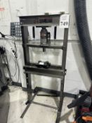 CENTRAL MACHINERY 20 TON SHOP PRESS
