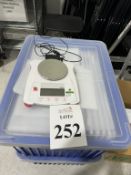 OHAUS SCOUT DIGITAL SCALE