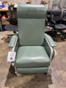 WINCO DROP ARM 3-POSITION CARE RECLINER