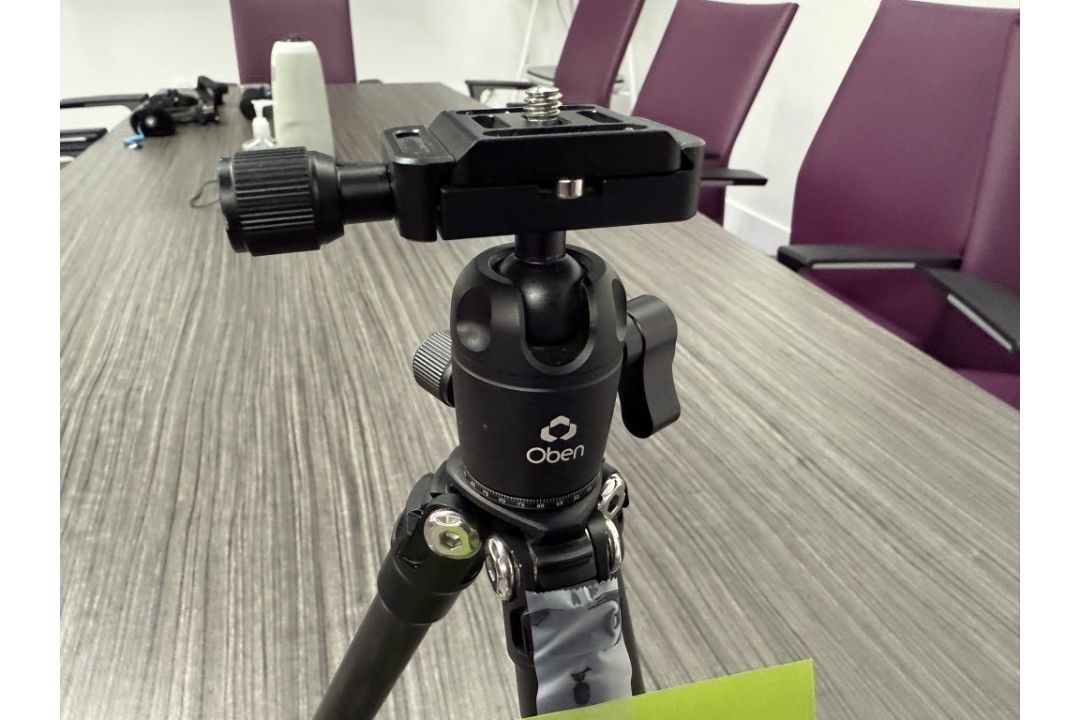 OBEN CTT-1000L CARBON FIBER TABLETOP TRIPOD - Image 2 of 3