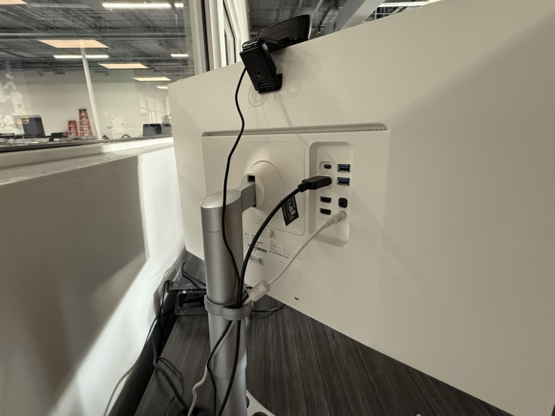 LOT CONSISTING OF ELECTRONICS - Image 2 of 5