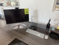 LOT CONSISTING OF ELECTRONICS