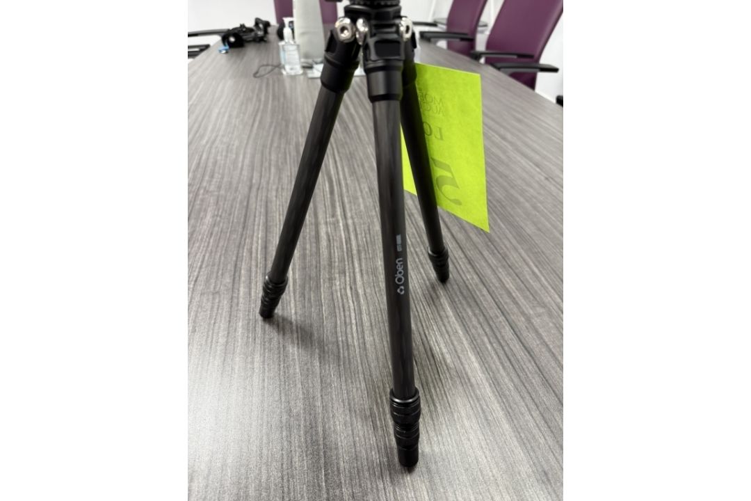 OBEN CTT-1000L CARBON FIBER TABLETOP TRIPOD - Image 3 of 3