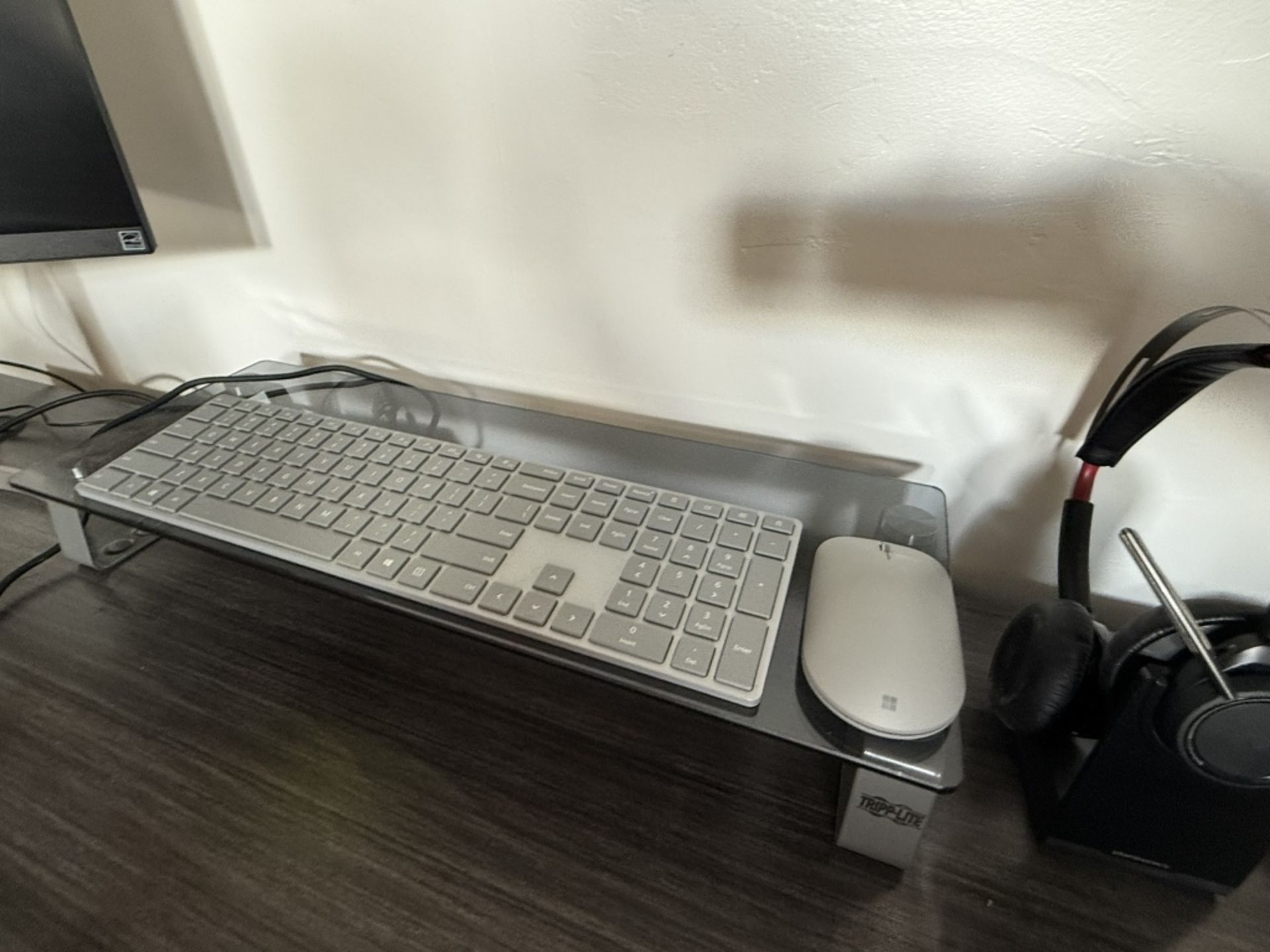 LOT CONSISTING OF ELECTRONICS - Image 5 of 5