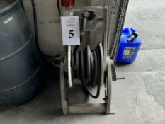 GARDEN HOSE WITH ROLLING HOSE REEL