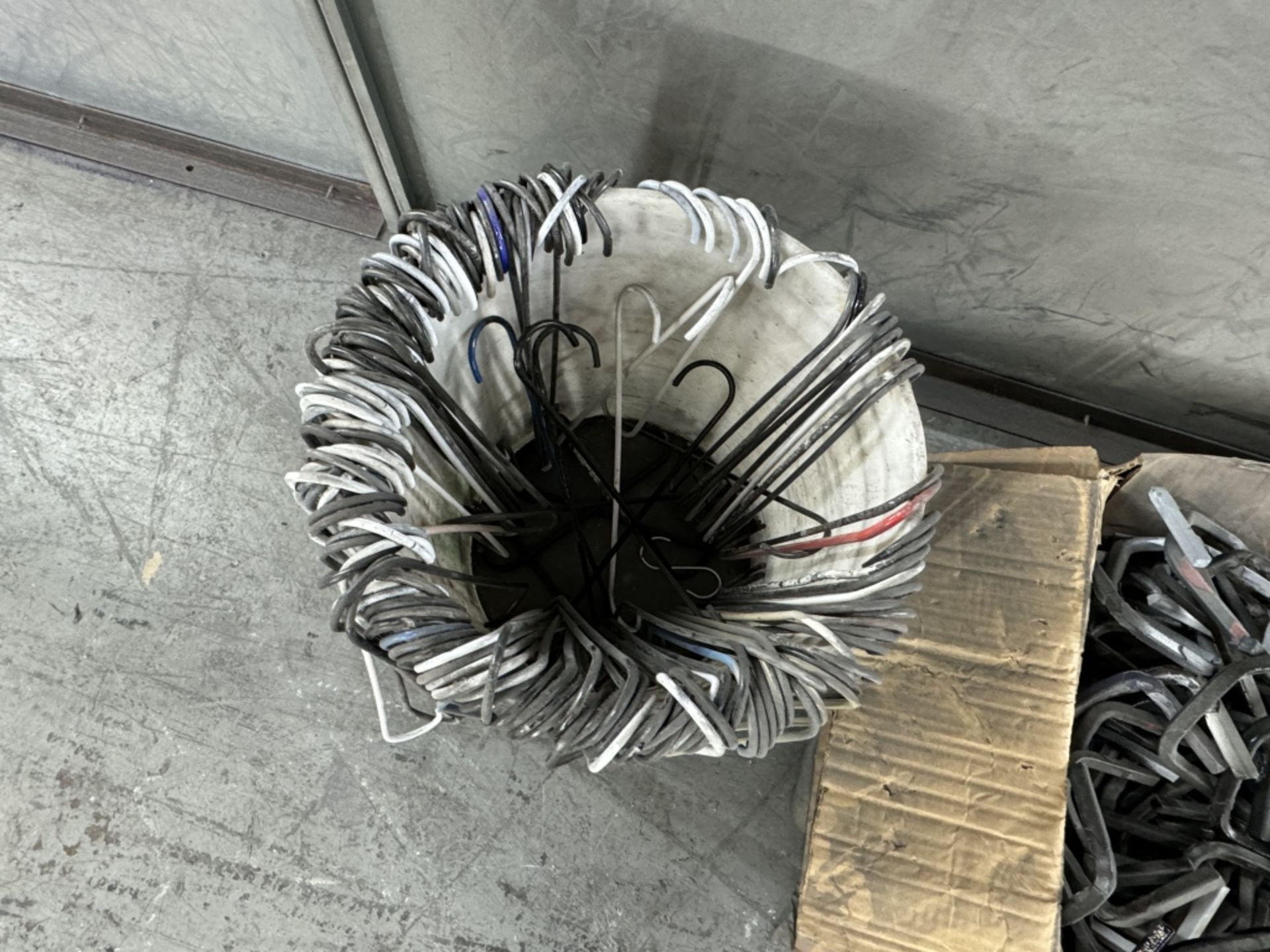 LOT CONSISTING OF PARTS HANGERS - Image 3 of 3