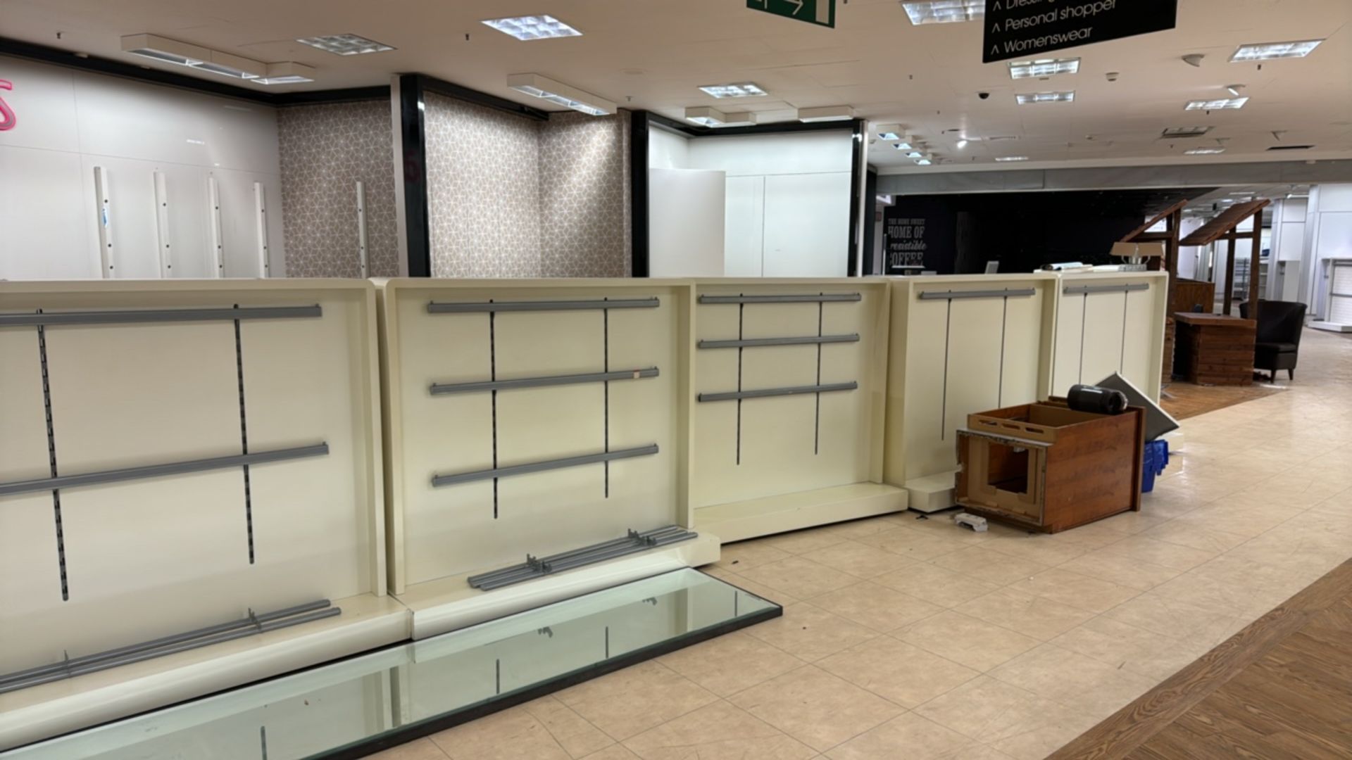 Dual Sided Display Gondolas x6 - Image 2 of 4
