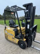 CATERPILLAR, 1 Tonne Electric Forklift (Container Spec)
