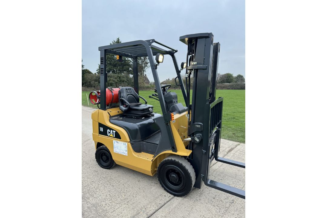 2018 CATERPILLAR 1.8 Tonne Gas Forklift Truck (Container) Triple Mast - Image 5 of 9