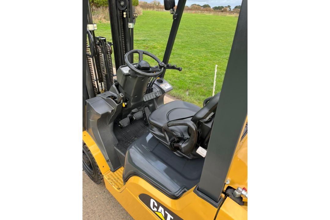 2017, CATERPILLAR 2.5 Tonne Gas Forklift (Container) Triple Mast - Image 7 of 10