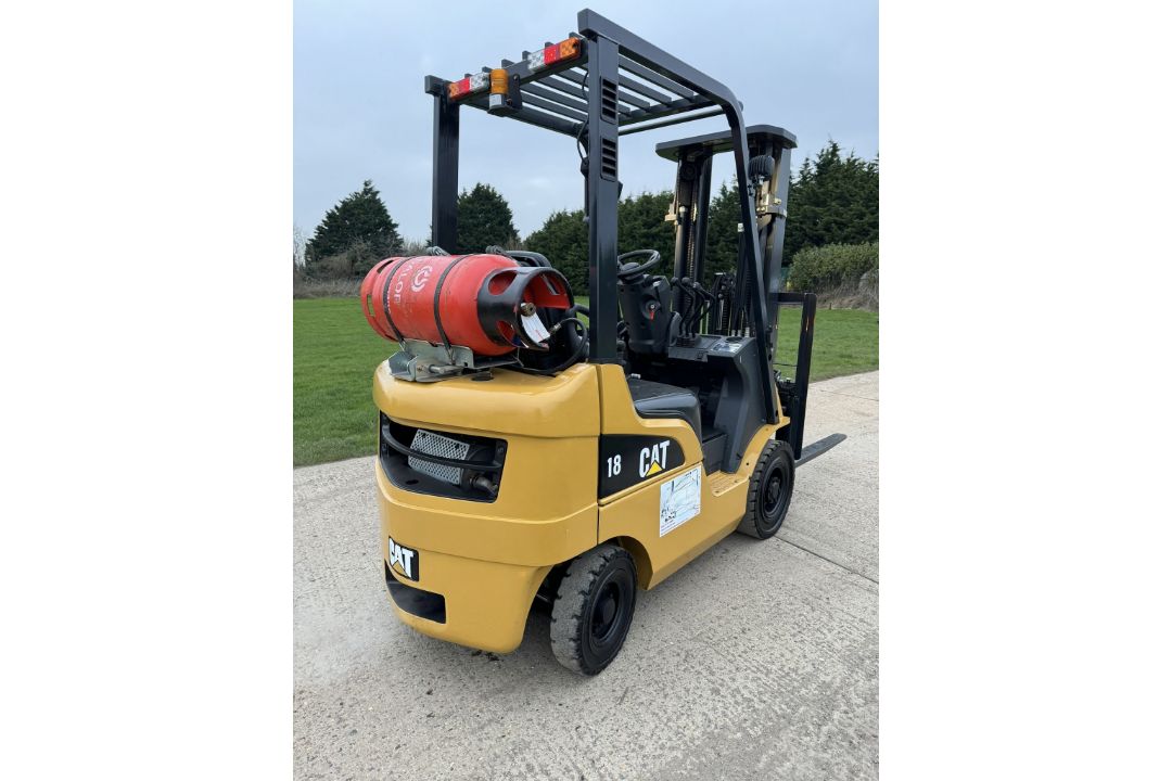 2018 CATERPILLAR 1.8 Tonne Gas Forklift Truck (Container) Triple Mast - Image 6 of 9