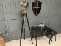 High Quality Nickel Head Extendable Tripod Light