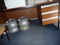5' Mahogony Desk