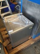 Cosmetal Water Fountain Sink