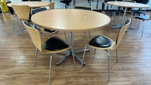 Round Cafeteria Table & Chairs x4