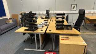 Office Desk & Chairs x4