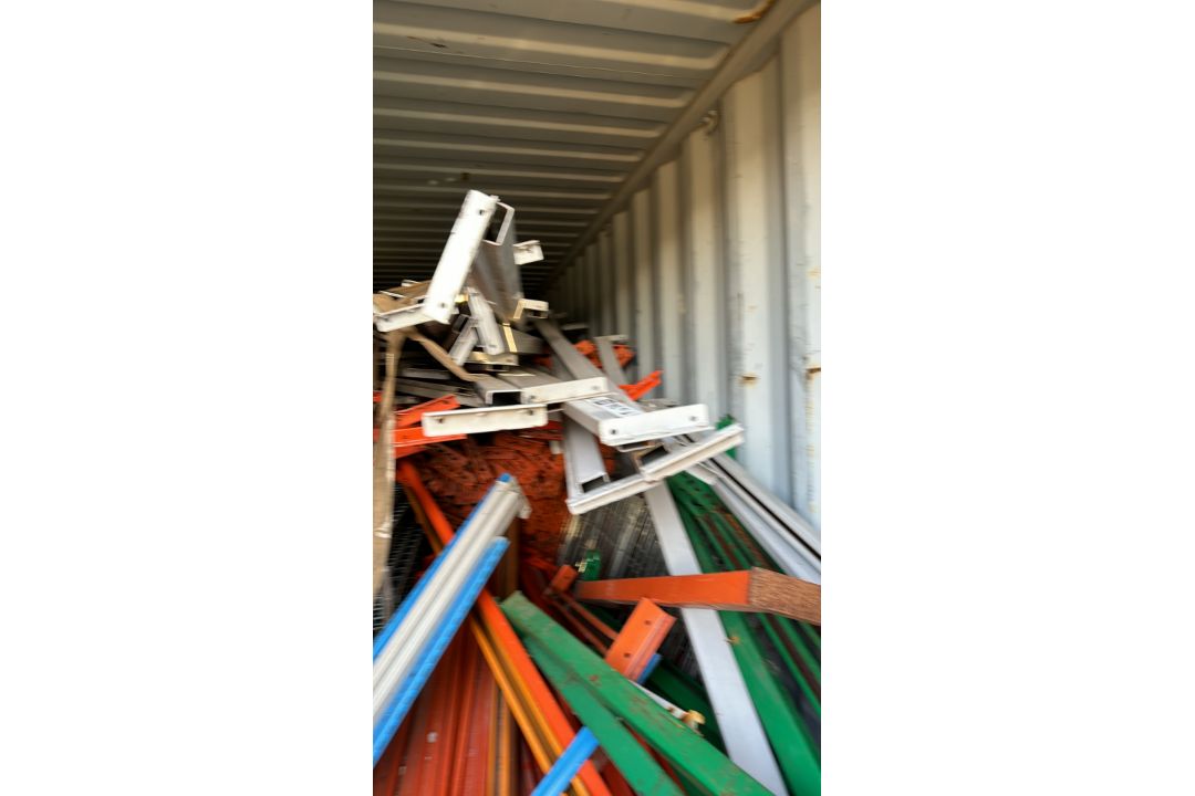 Shipping Container - 33 (CLHU885602145G1) - Image 2 of 2