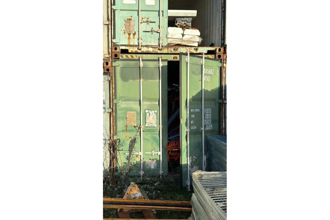 Shipping Container - 33 (CLHU885602145G1) - Image 1 of 2