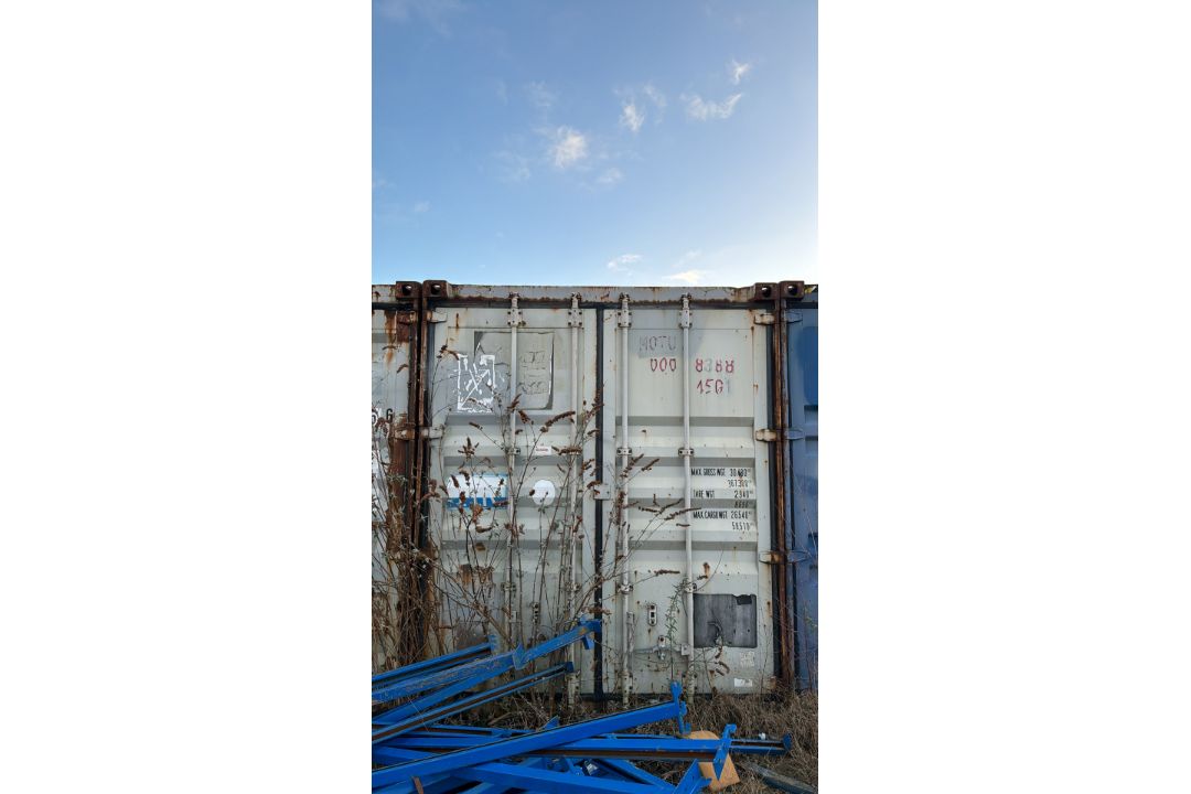 Shipping Container - 11 MOTU000838815G - Image 1 of 2