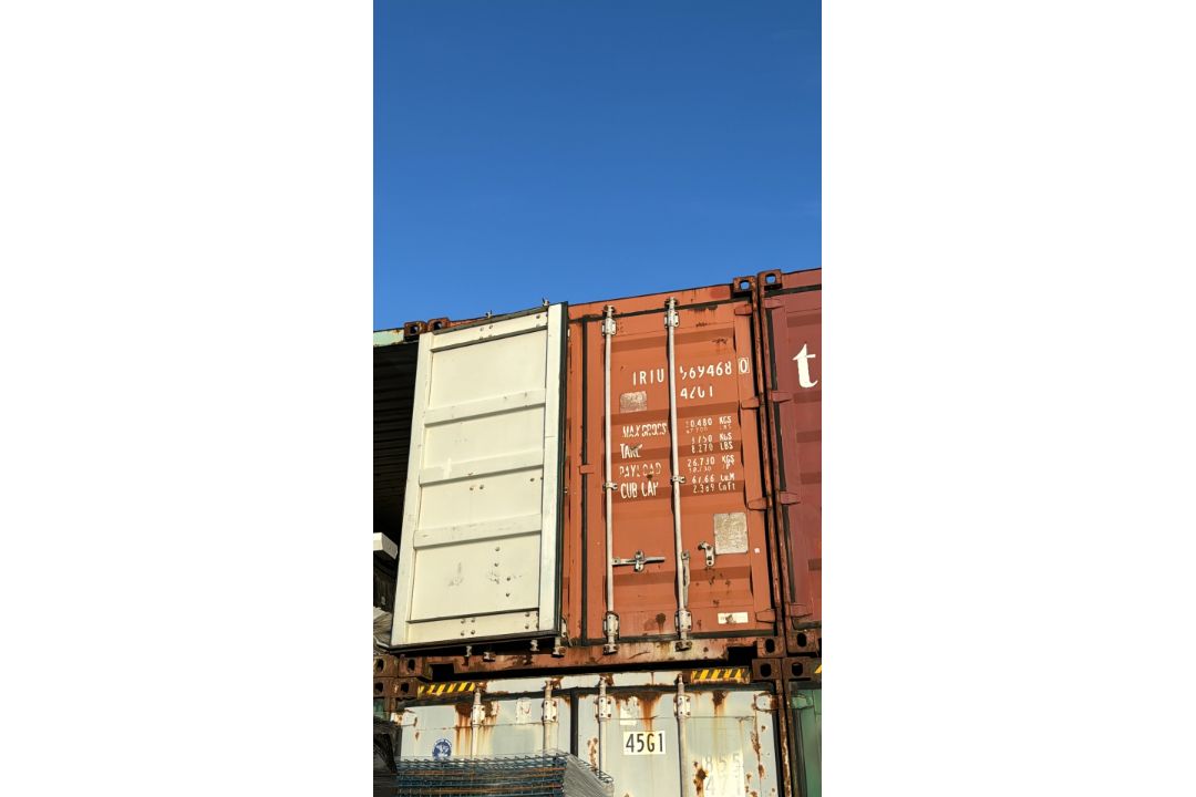 Shipping Container - 31 (IRIU569468042G1)