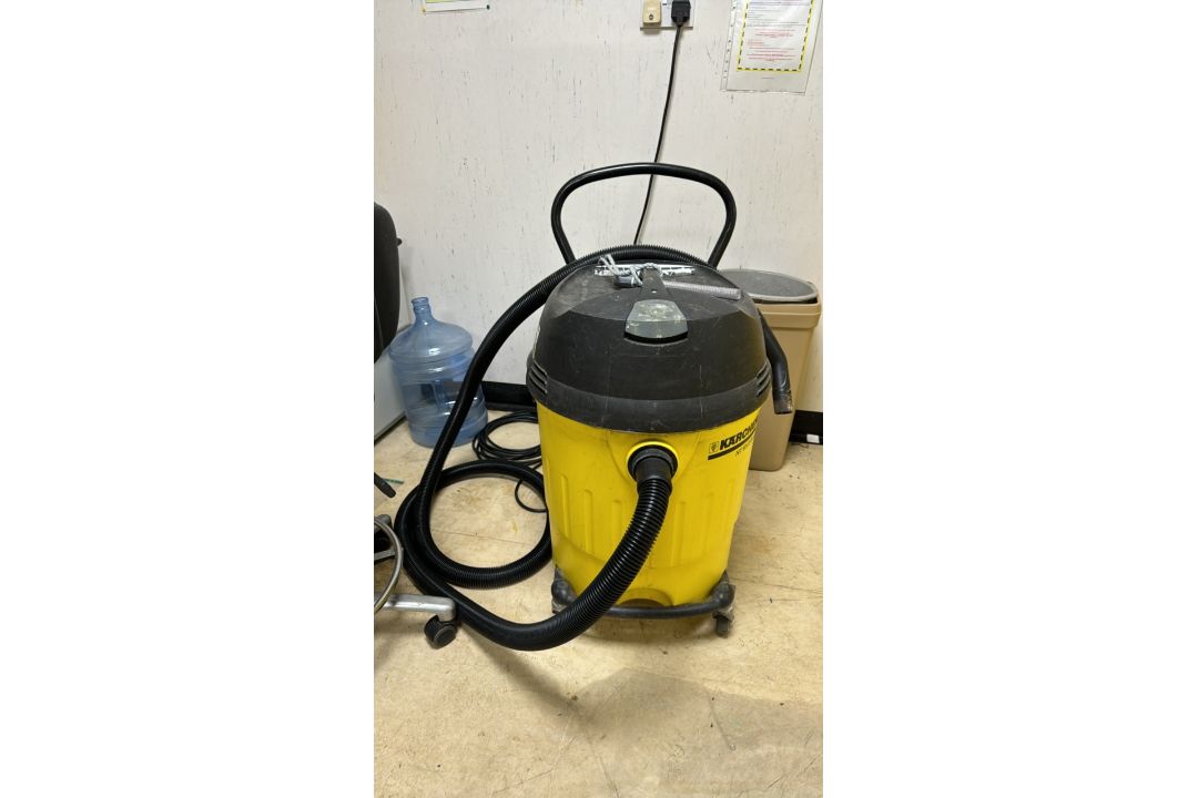 Karcher Industrial Vacuum - Image 4 of 4