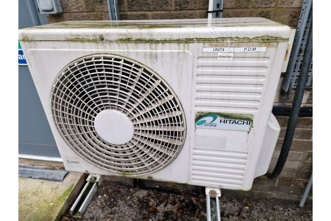 Hitachi Utopia Outdoor Aircon Unit - Image 1 of 3