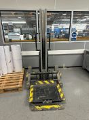 Voyager Electric Handling Lift