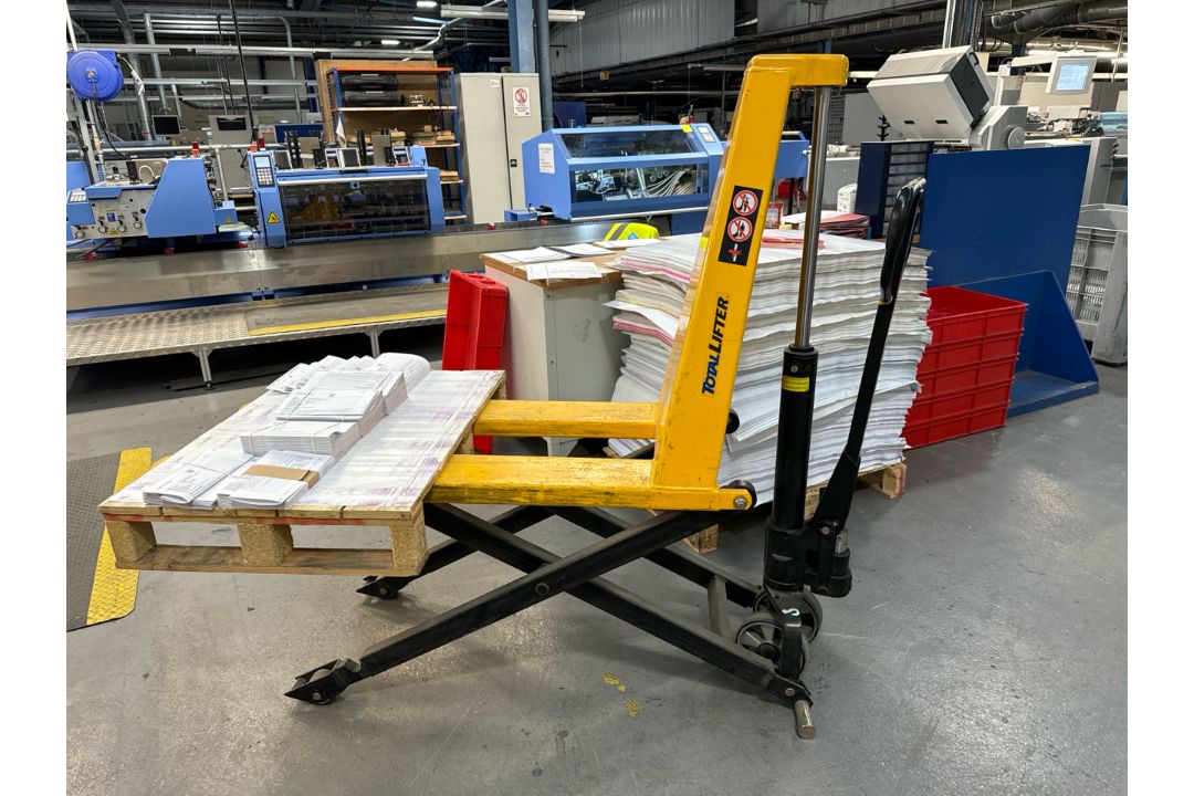 Total Lifter High Lift Pallet Truck - Image 1 of 5